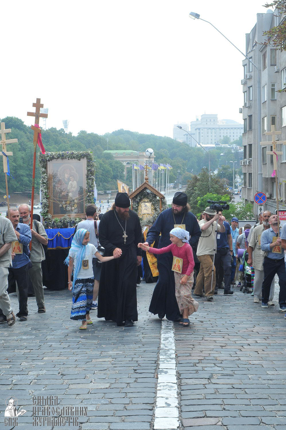 easter_procession_ukraine_an_0117