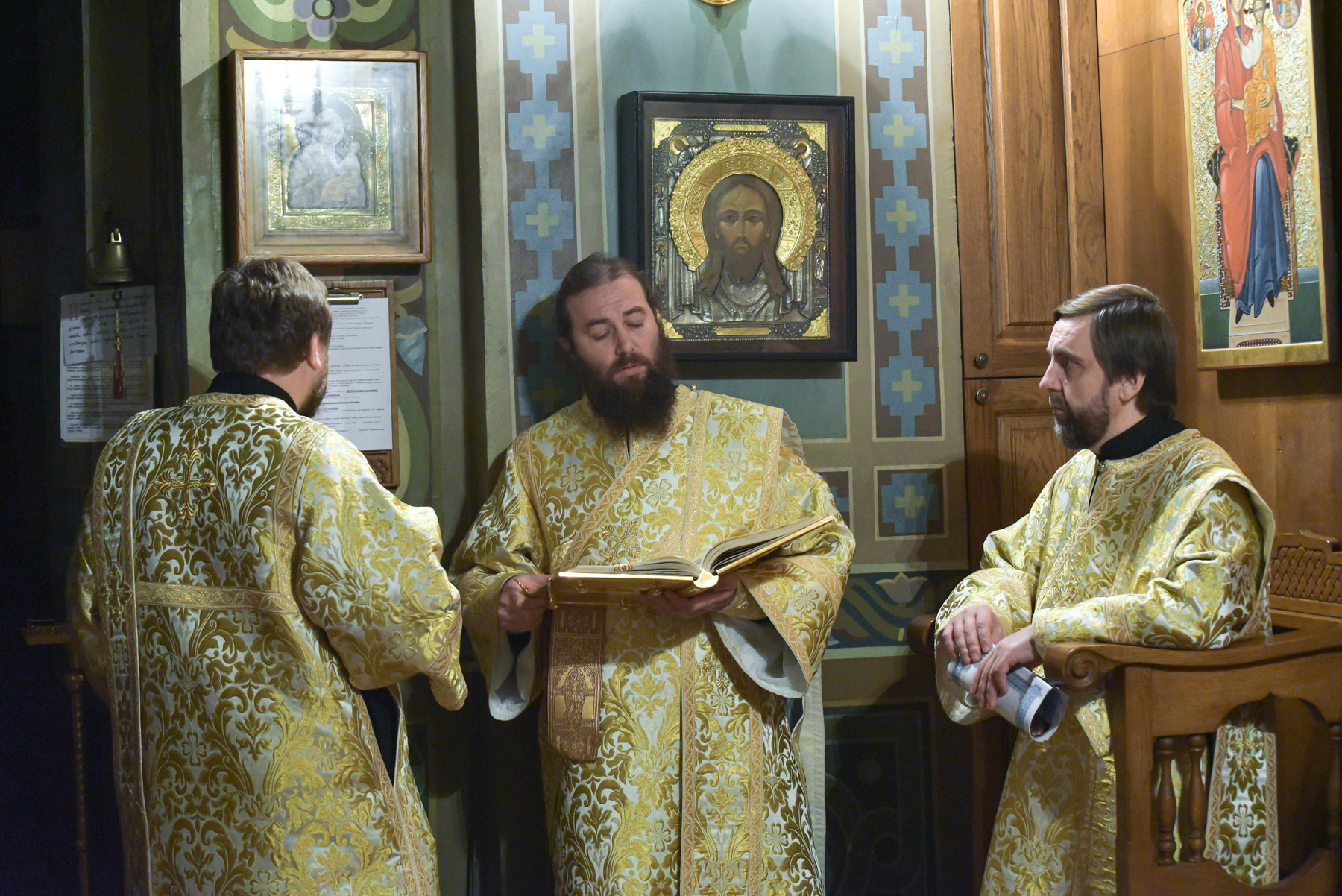 photos of orthodox christmas 0228