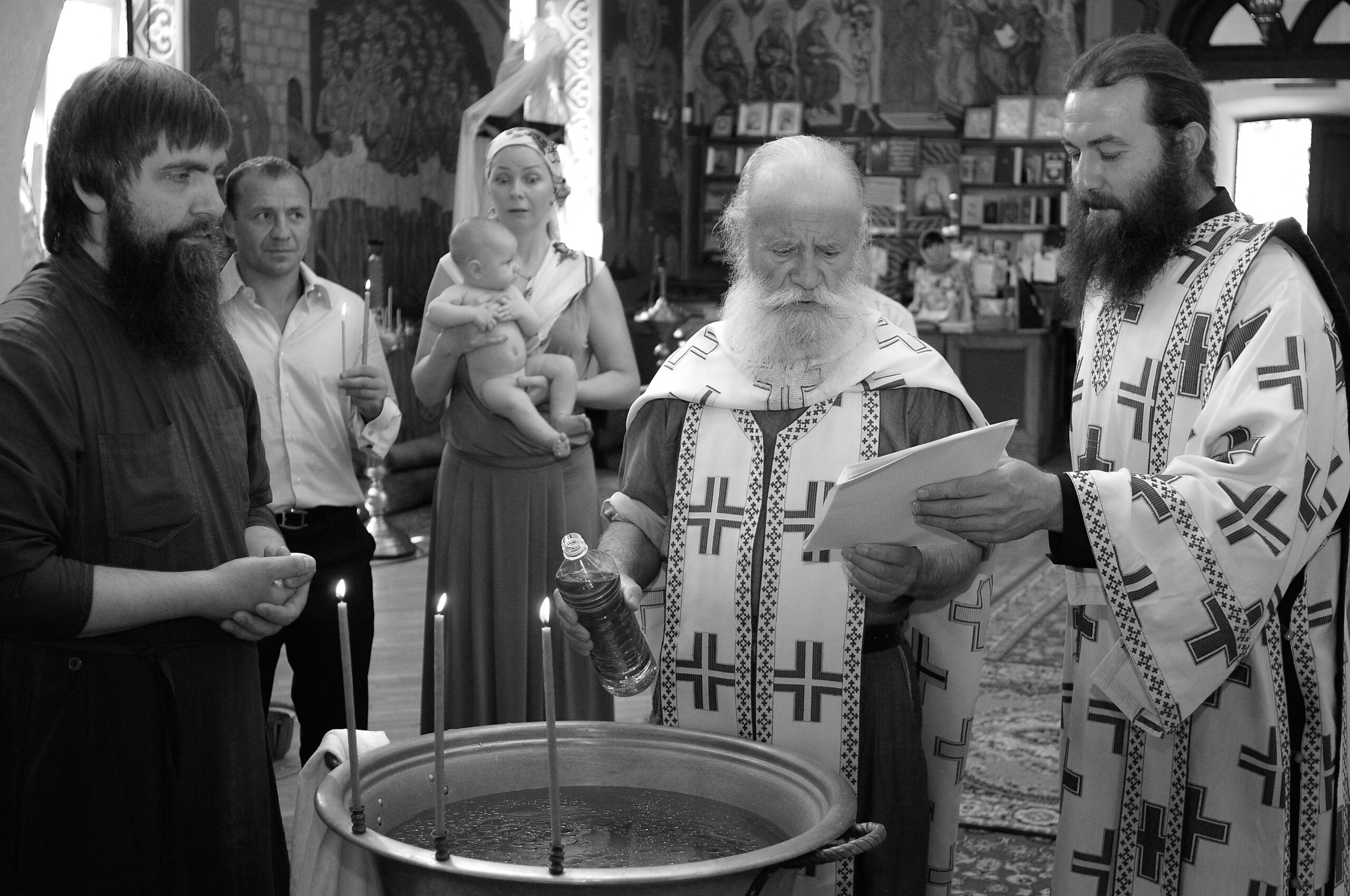Kreshcheniye rebenka Kreshcheniye rebenka